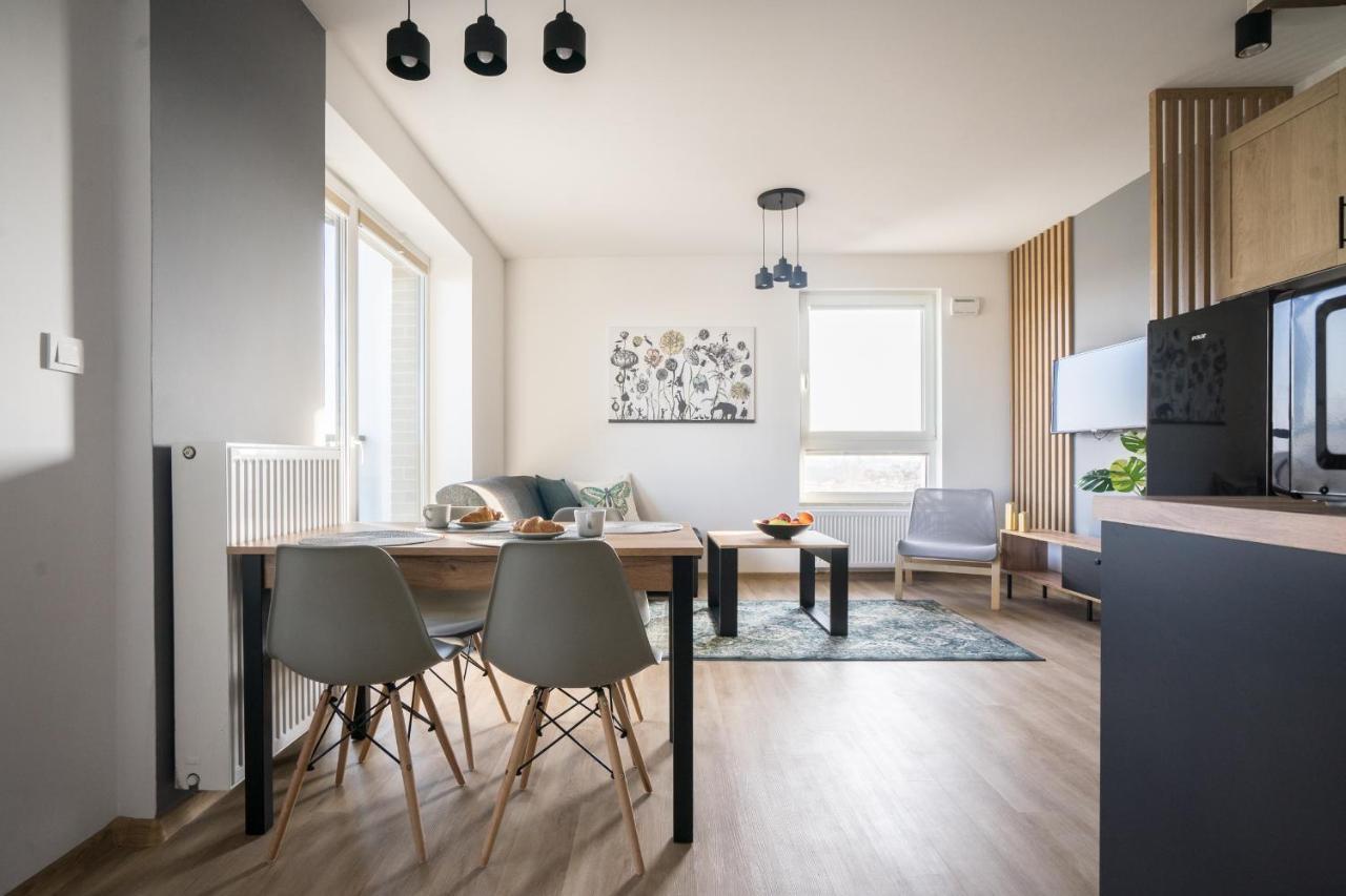Bizapartments - Modern Flats With Parking Varsó Kültér fotó